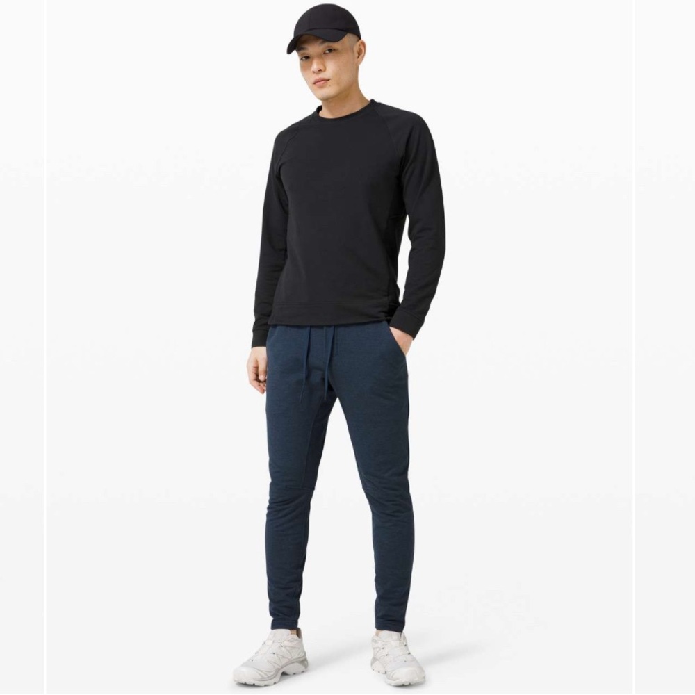 Men’s Lululemon Athletica Navy Joggers  Size Medium EUC
